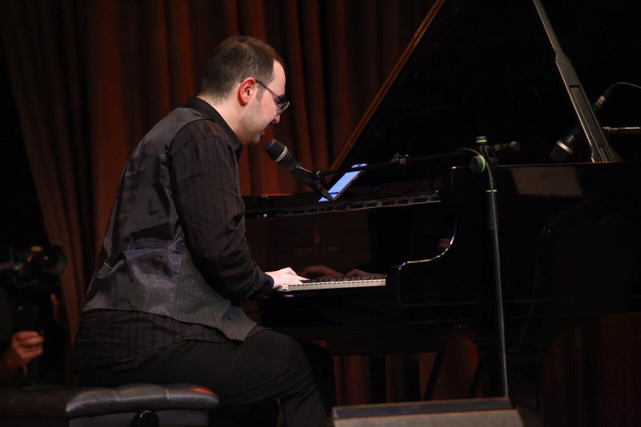 Голос древнего азербайджанского инструмента покоряет страны