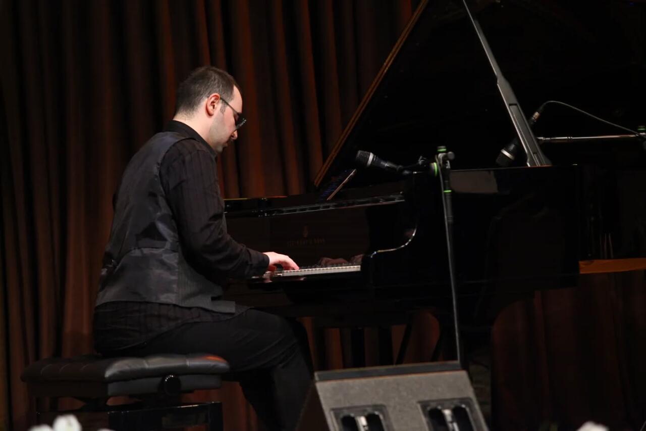 Голос древнего азербайджанского инструмента покоряет страны