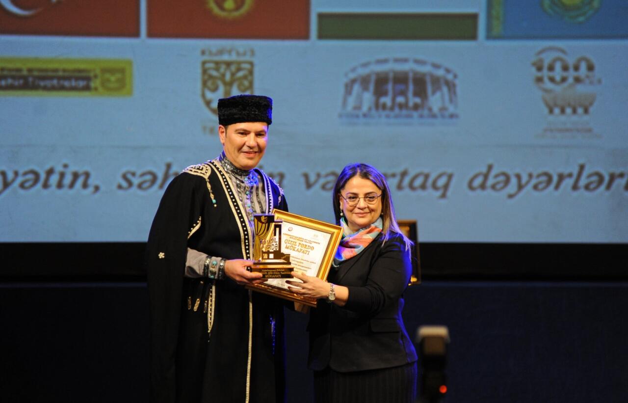 День национального театра Азербайджана отметили исторической премьерой и церемонией награждения