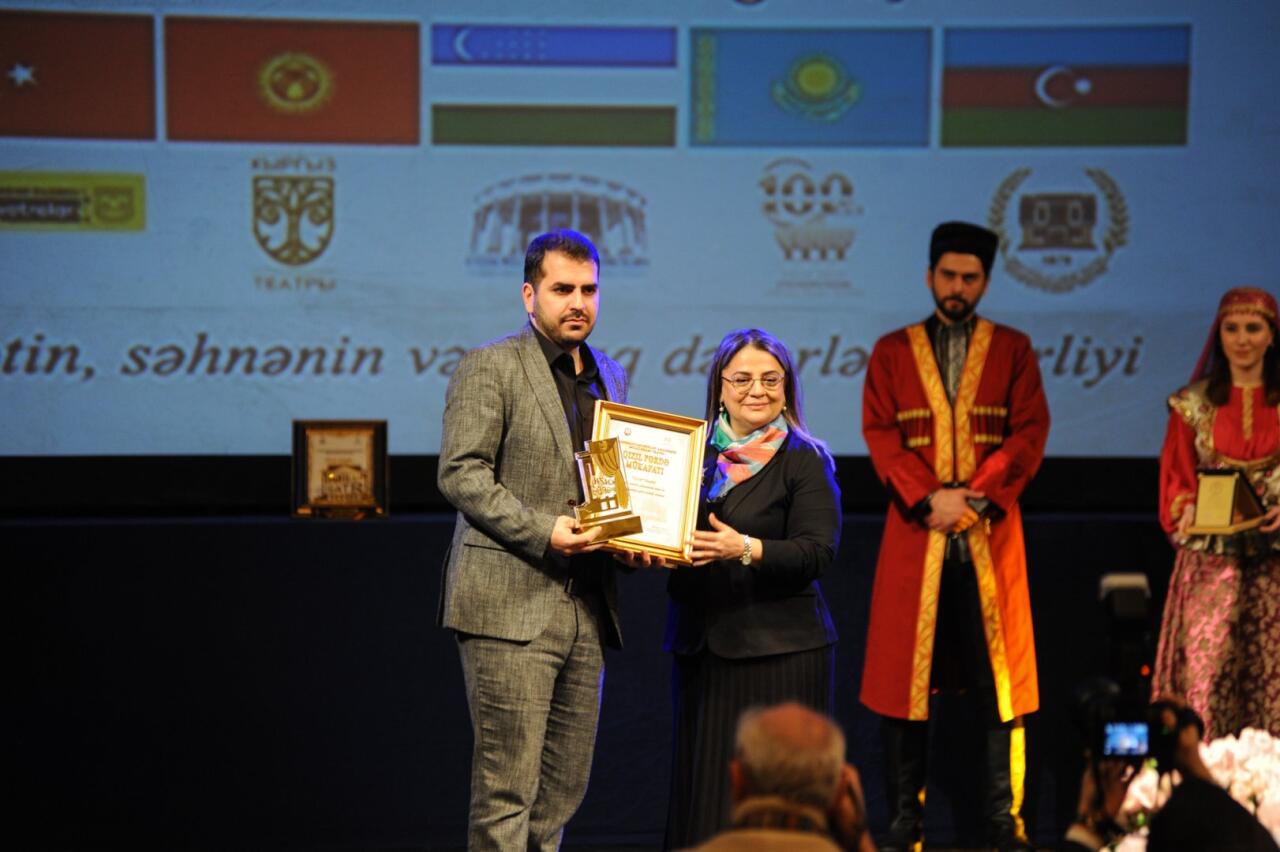 День национального театра Азербайджана отметили исторической премьерой и церемонией награждения