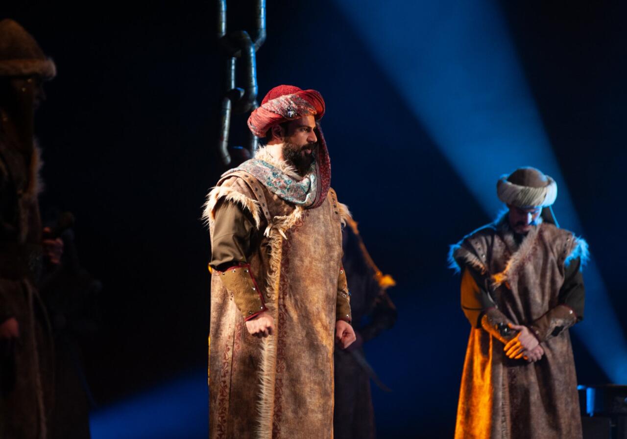 День национального театра Азербайджана отметили исторической премьерой и церемонией награждения