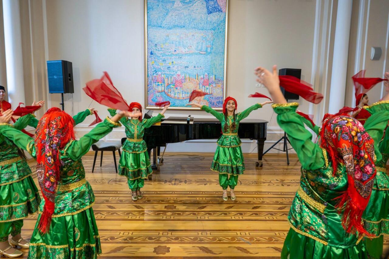 Праздник ветра и пробуждения весны в азербайджанских танцах