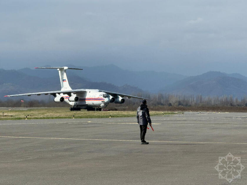 Российский самолет с гуманитарной помощью для Ирана отбыл из Азербайджана