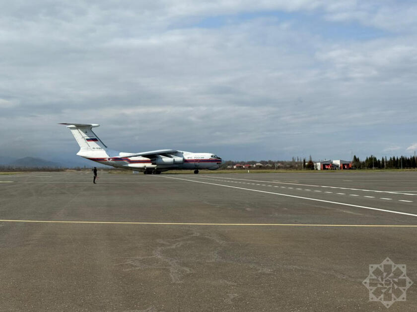 Российский самолет с гуманитарной помощью для Ирана отбыл из Азербайджана