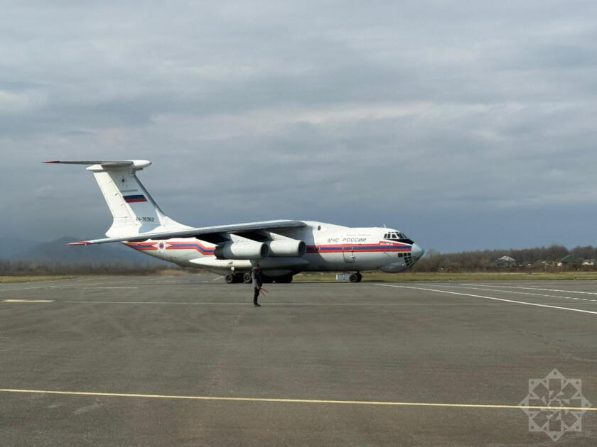 Российский самолет с гуманитарной помощью для Ирана отбыл из Азербайджана