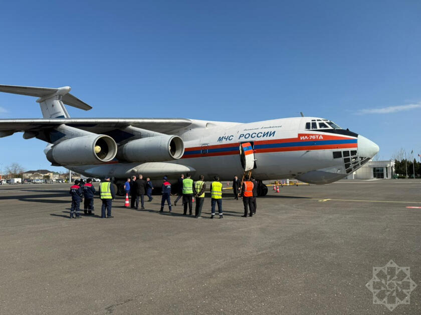 Российский самолет с гуманитарной помощью для Ирана отбыл из Азербайджана