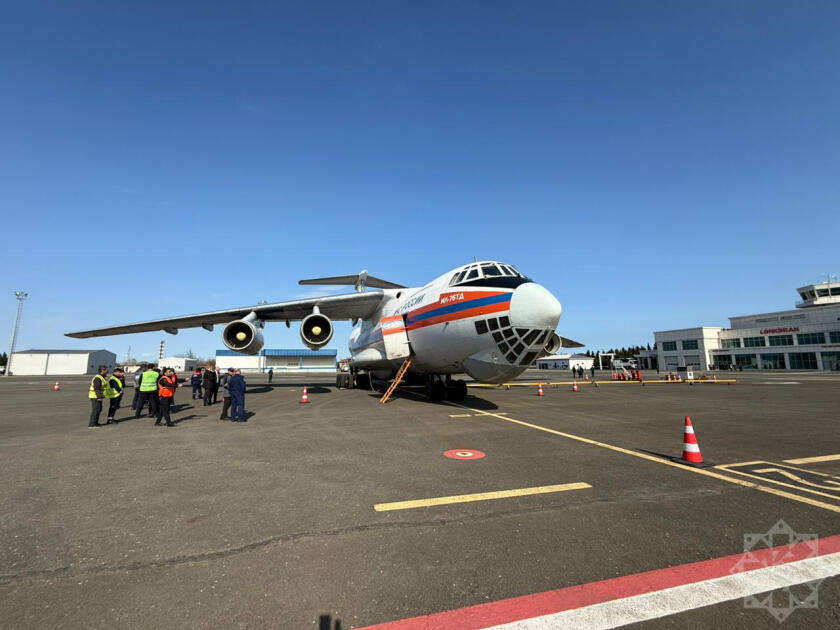 Российский самолет с гуманитарной помощью для Ирана отбыл из Азербайджана