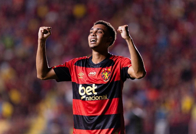 "Карабах" заинтересован в защитнике бразильского клуба