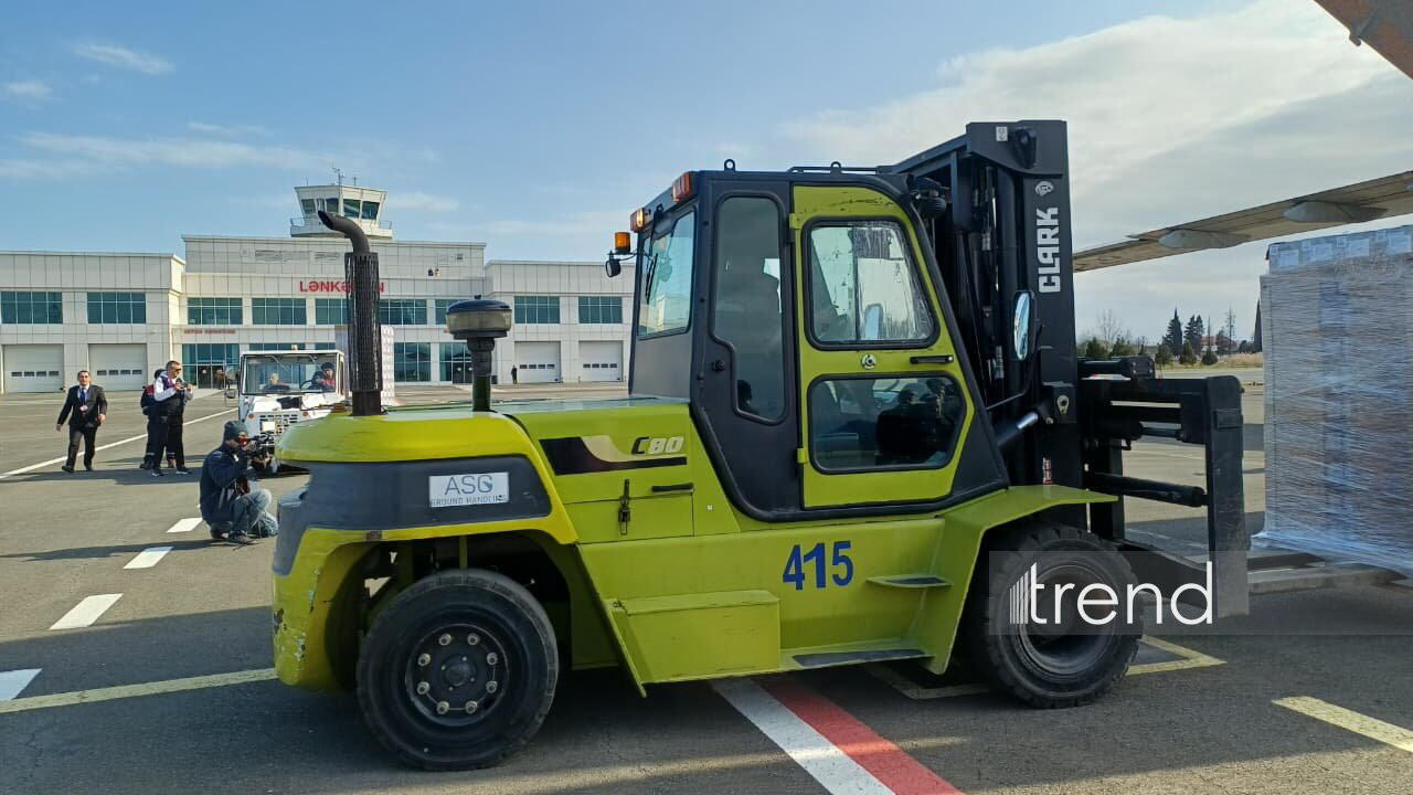 Российский самолет с гуманитарной помощью для Ирана прибыл в Азербайджан