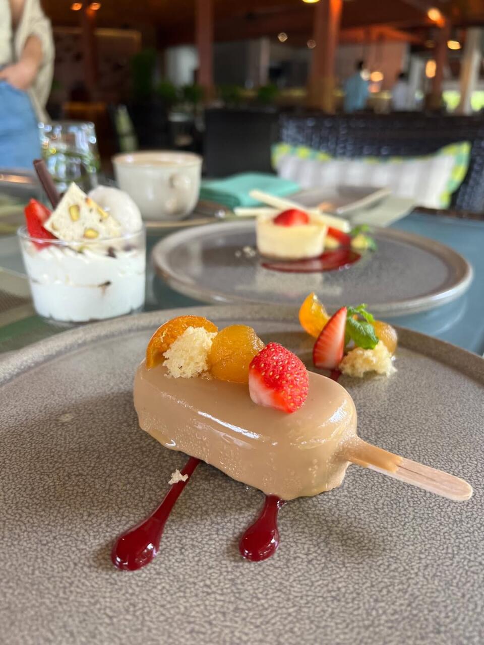 Рандомные фотографии от Айнишан Гулиевой