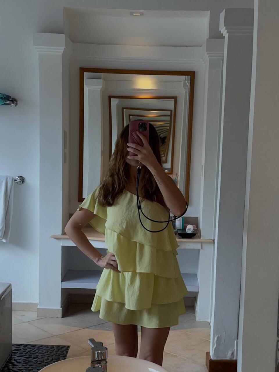 Рандомные фотографии от Айнишан Гулиевой