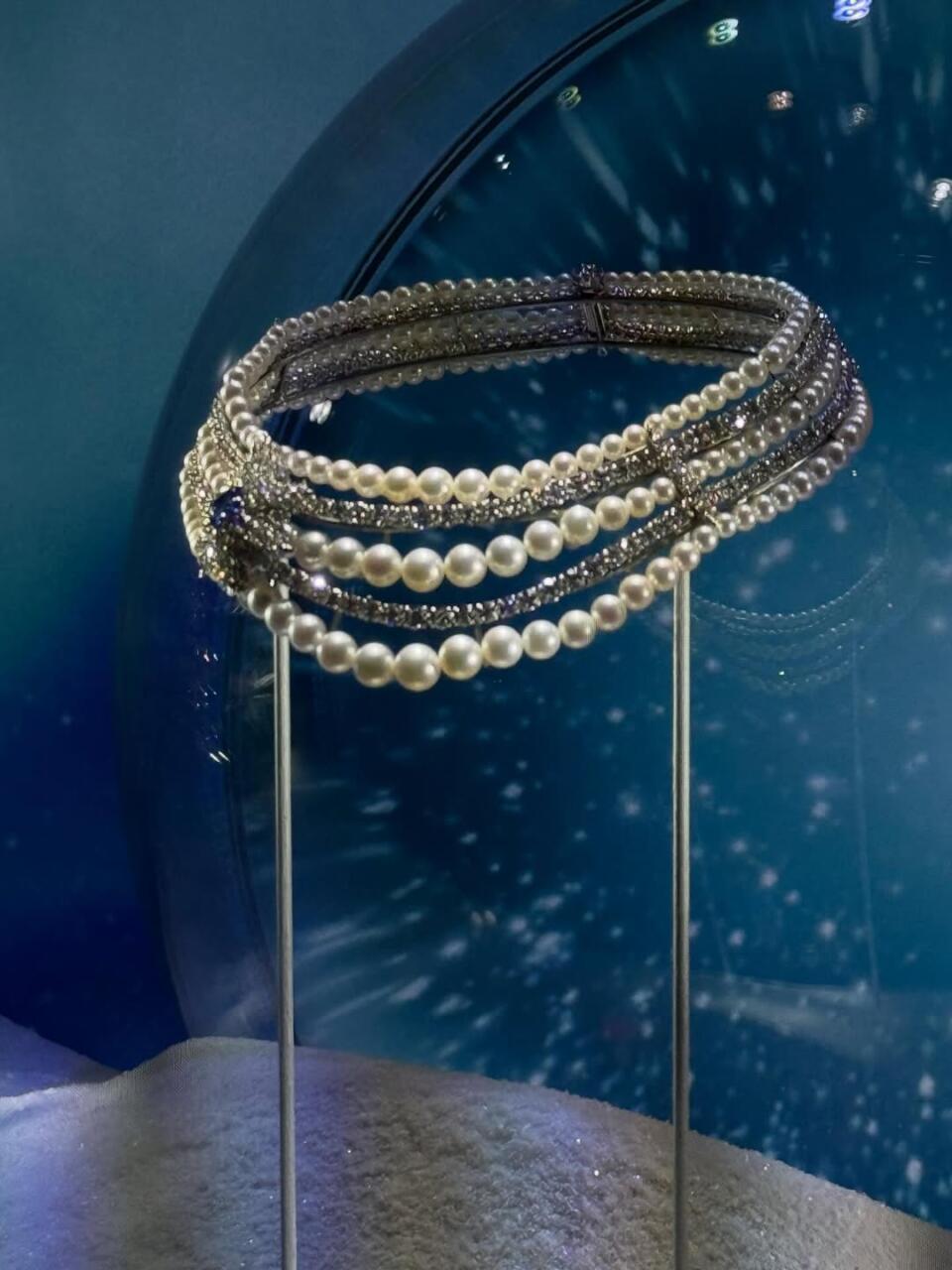 Рандомные фотографии от Айнишан Гулиевой