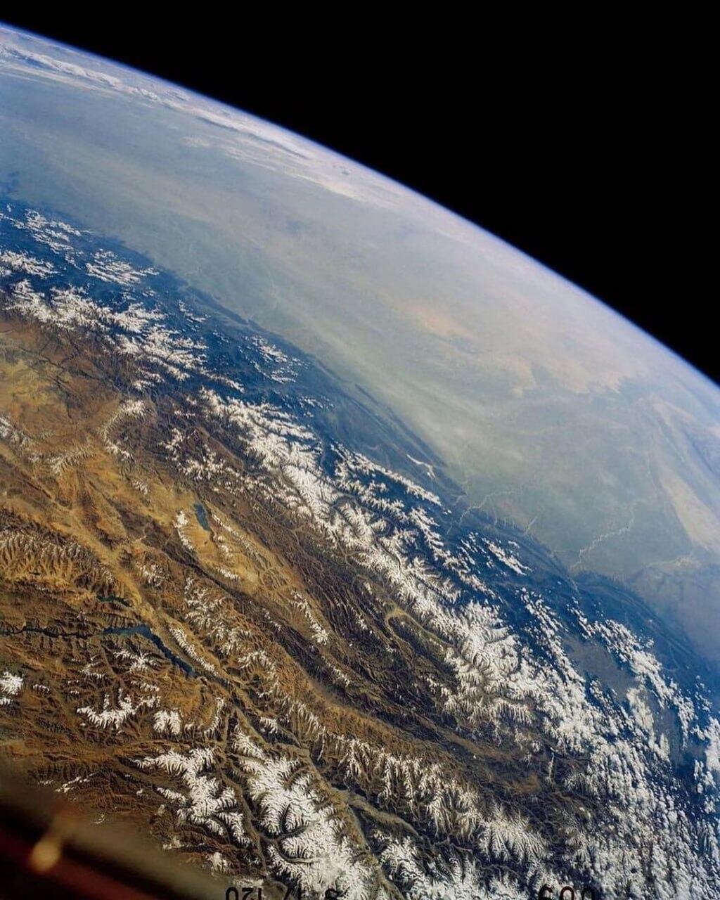 Уникальные кадры Эвереста с борта МКС