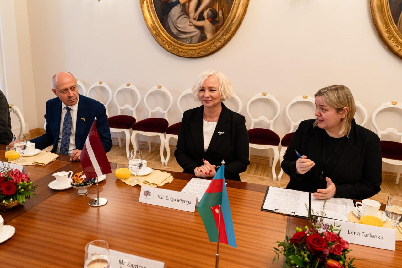 Делегация Милли Меджлиса встретилась со спикером Сейма Латвии