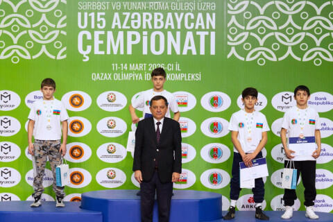 Чемпионат Азербайджана по борьбе: определились победители в шести весовых категориях