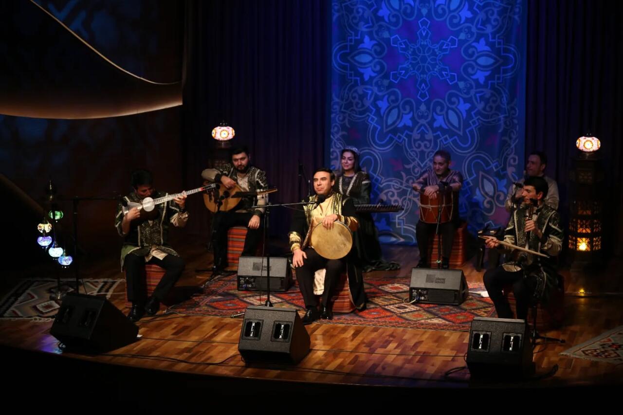 Звуки, вплетенные в вечность: вечер мугама в Баку