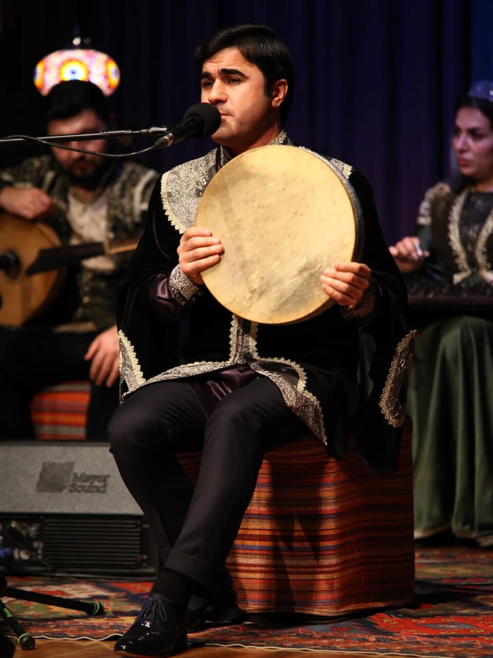 Звуки, вплетенные в вечность: вечер мугама в Баку