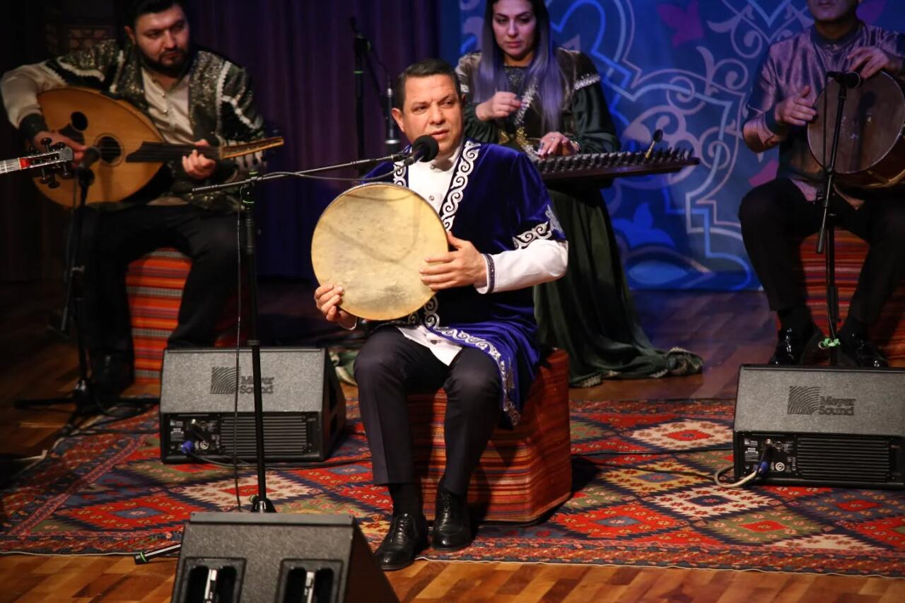 Звуки, вплетенные в вечность: вечер мугама в Баку