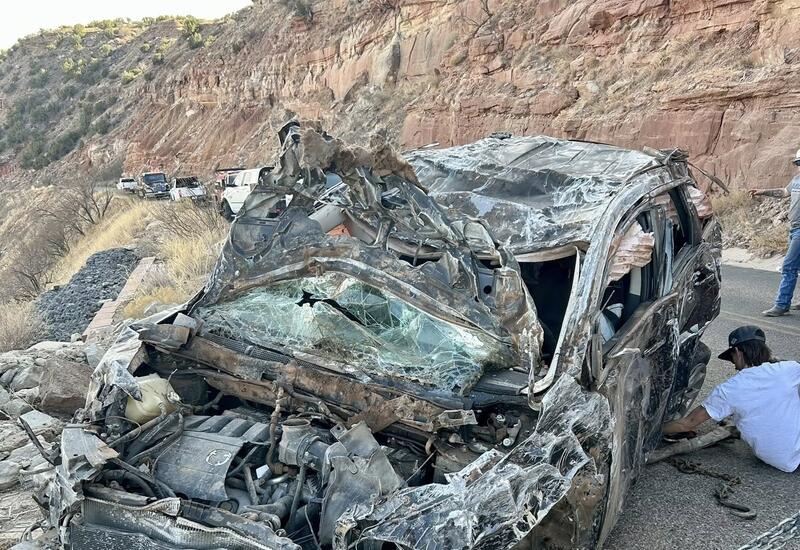 Мужчина упал на машине в каньон с 61-метровой высоты и выжил