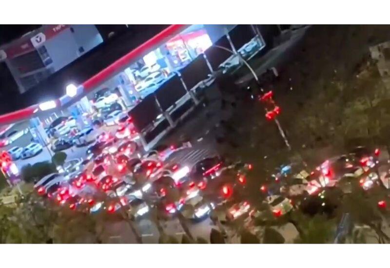 В Китае длинные очереди на заправках из-за ожидаемого роста цен