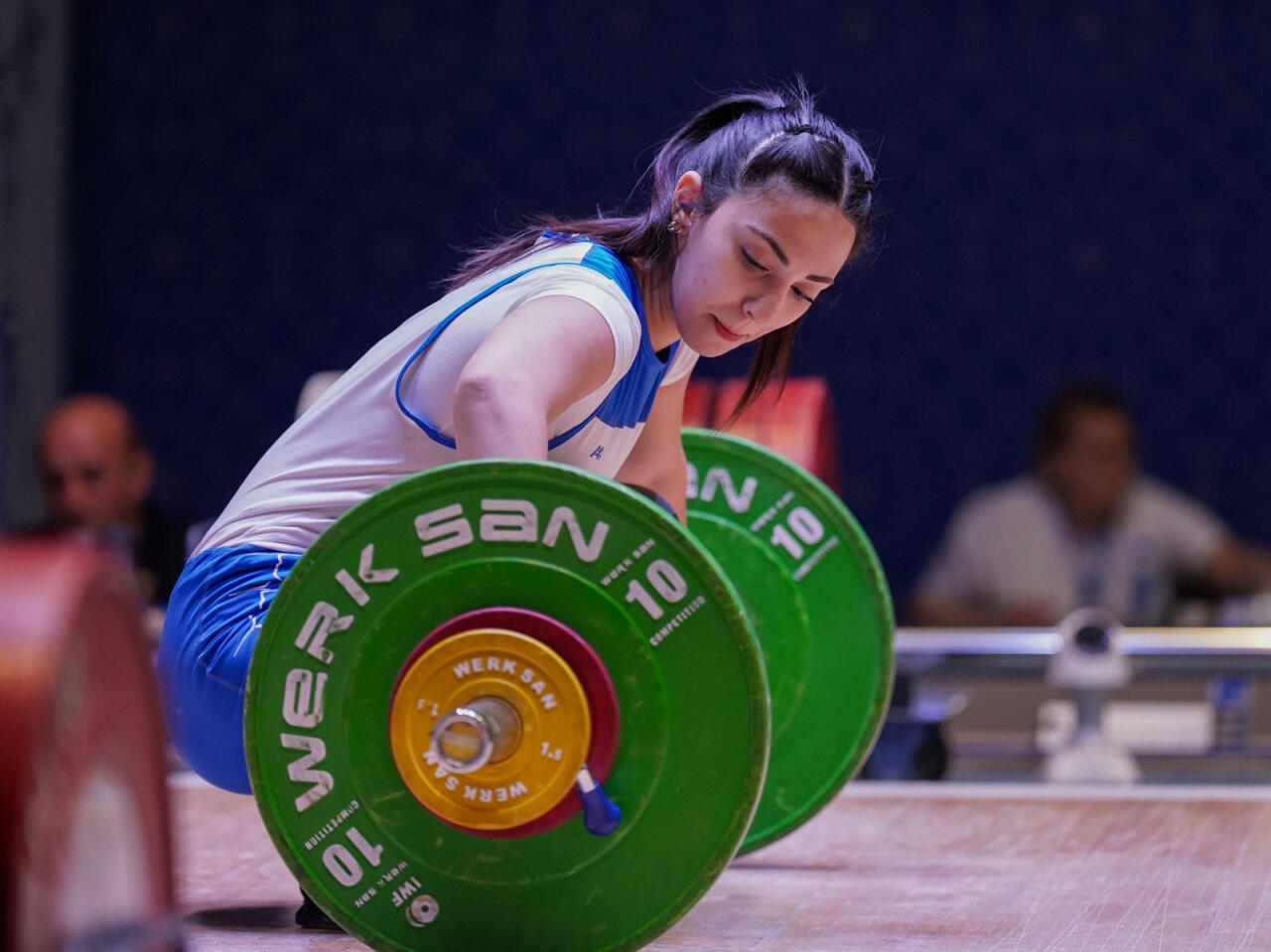 Cтартовал чемпионат Азербайджана по тяжелой атлетике