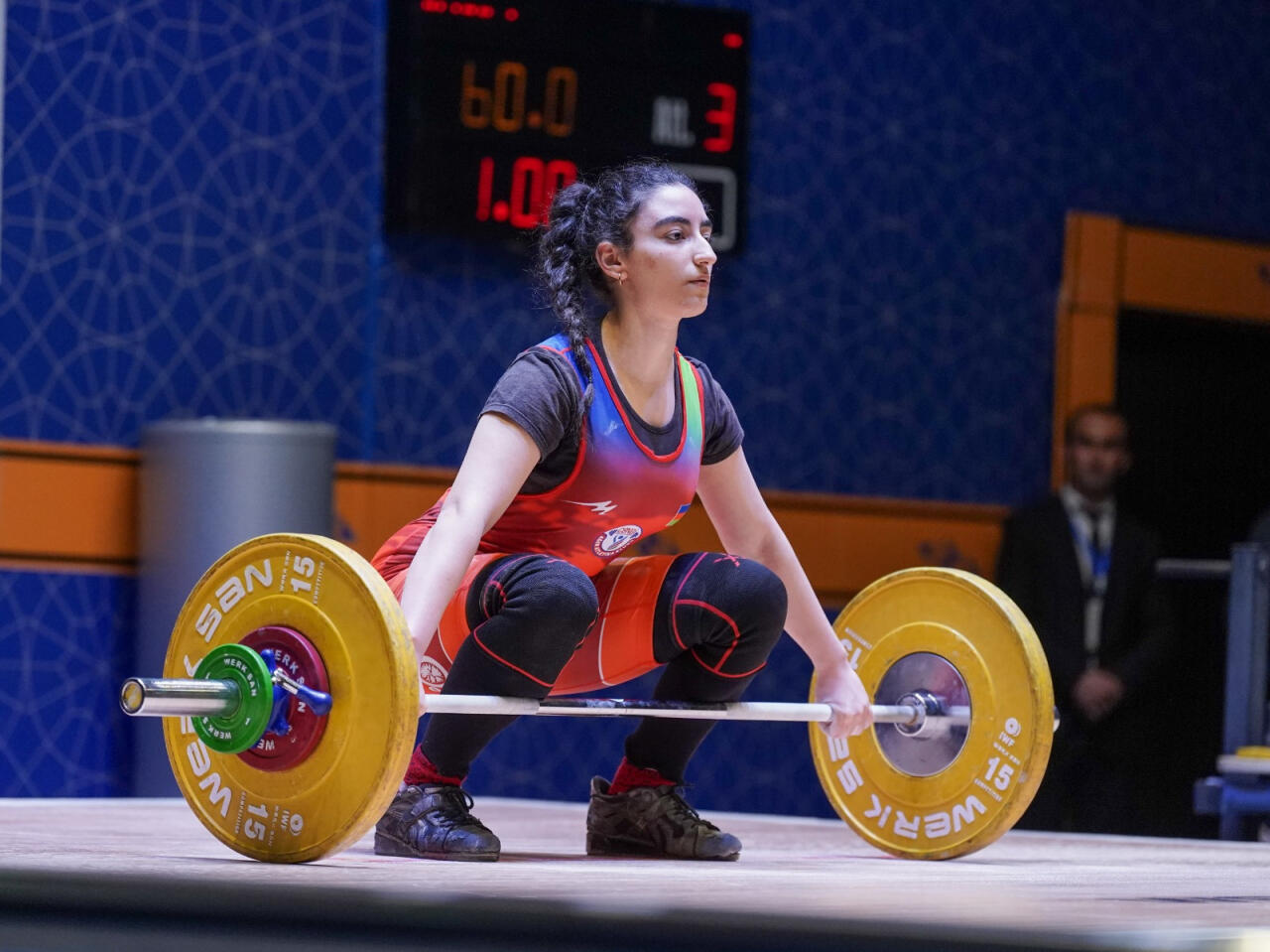 Cтартовал чемпионат Азербайджана по тяжелой атлетике