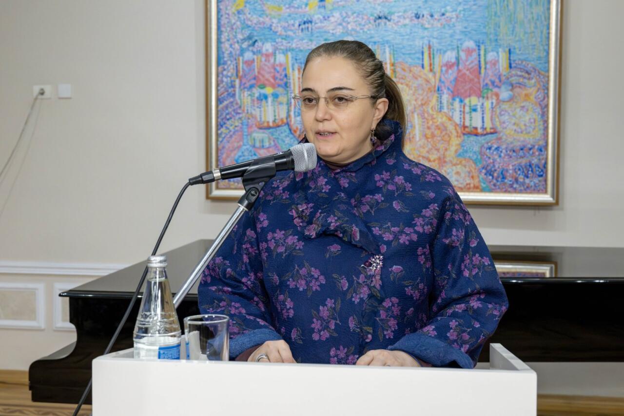 Мастерство узбекской вышивки в Баку