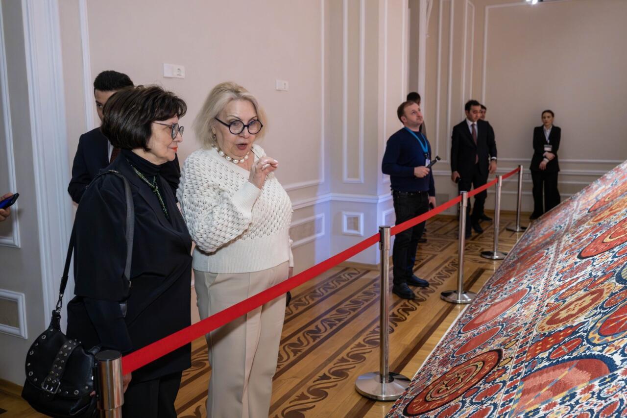 Мастерство узбекской вышивки в Баку