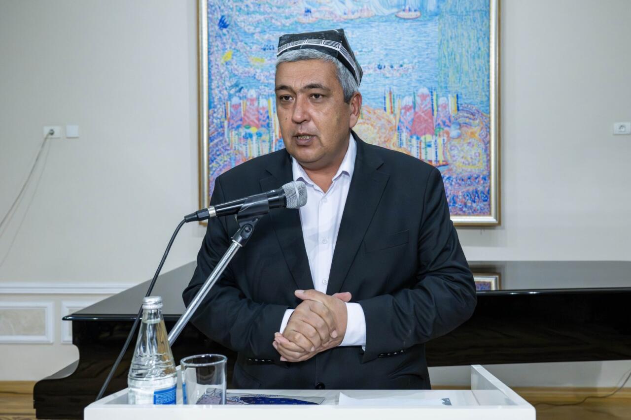 Мастерство узбекской вышивки в Баку