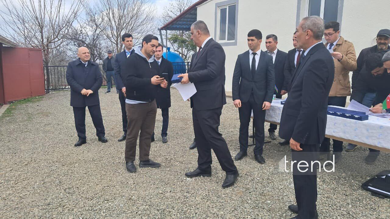 Первой группе переселенцев в село Ханоба Ходжавендского района вручены ключи от квартир