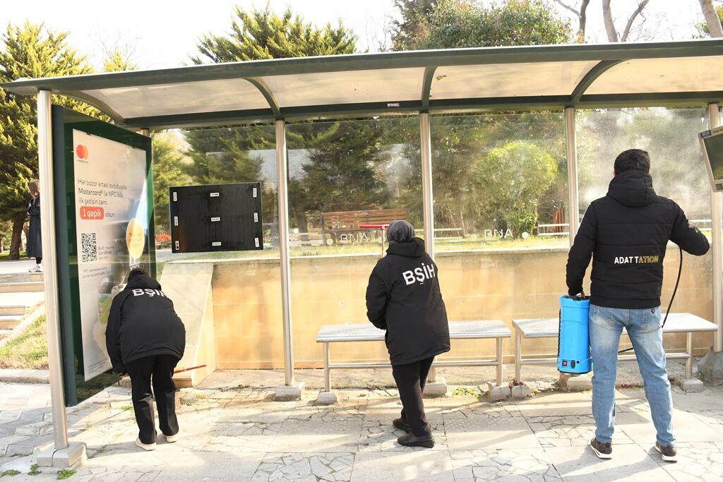 В Баку провели масштабную уборку в преддверии Новруза