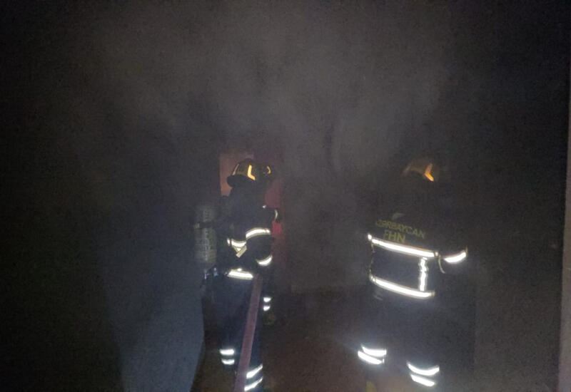 Bakıda çoxmərtəbəli binada yanğın olub