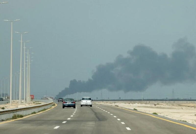 Пожар возник в порту Фуджейры после атаки иранского беспилотника