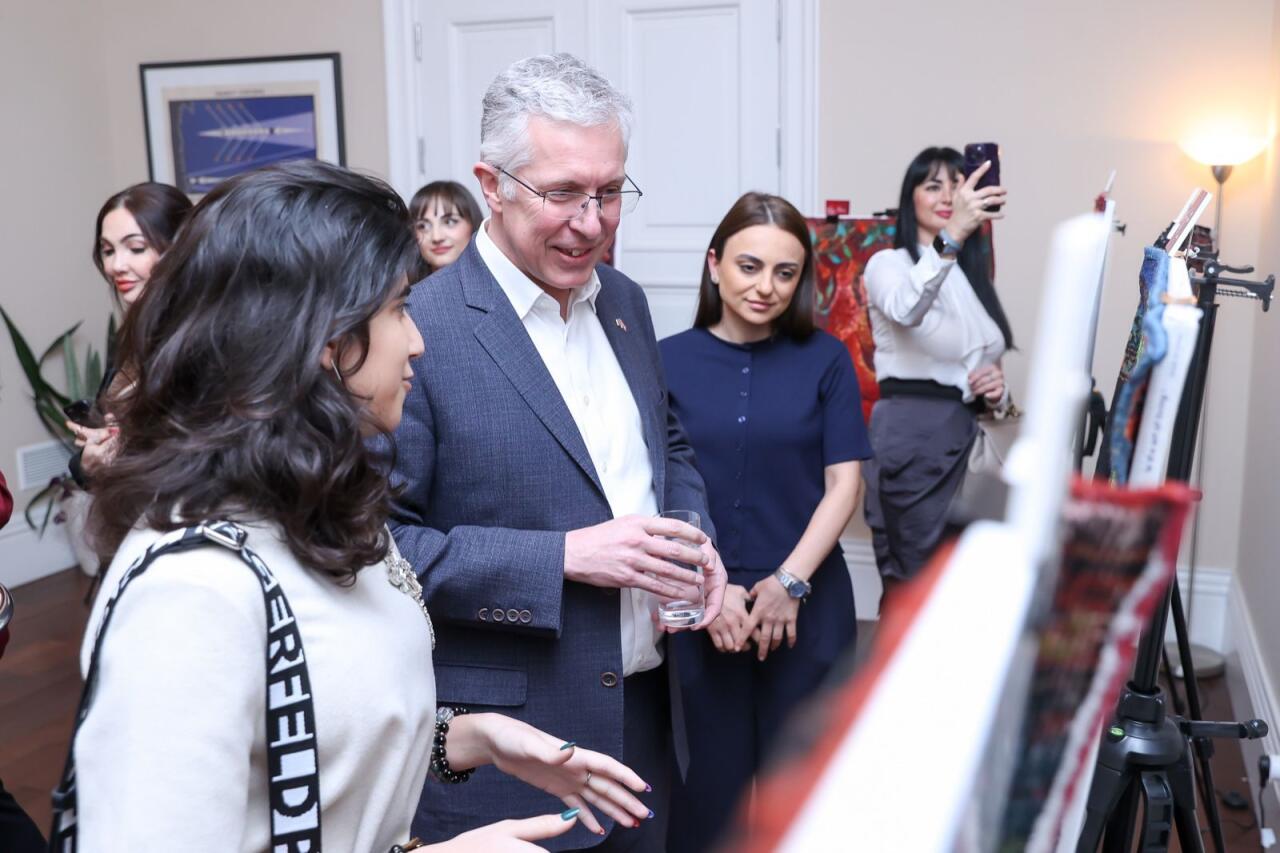 Вторая жизнь азербайджанских ковров - сочетание традиционных и современных художественных техник