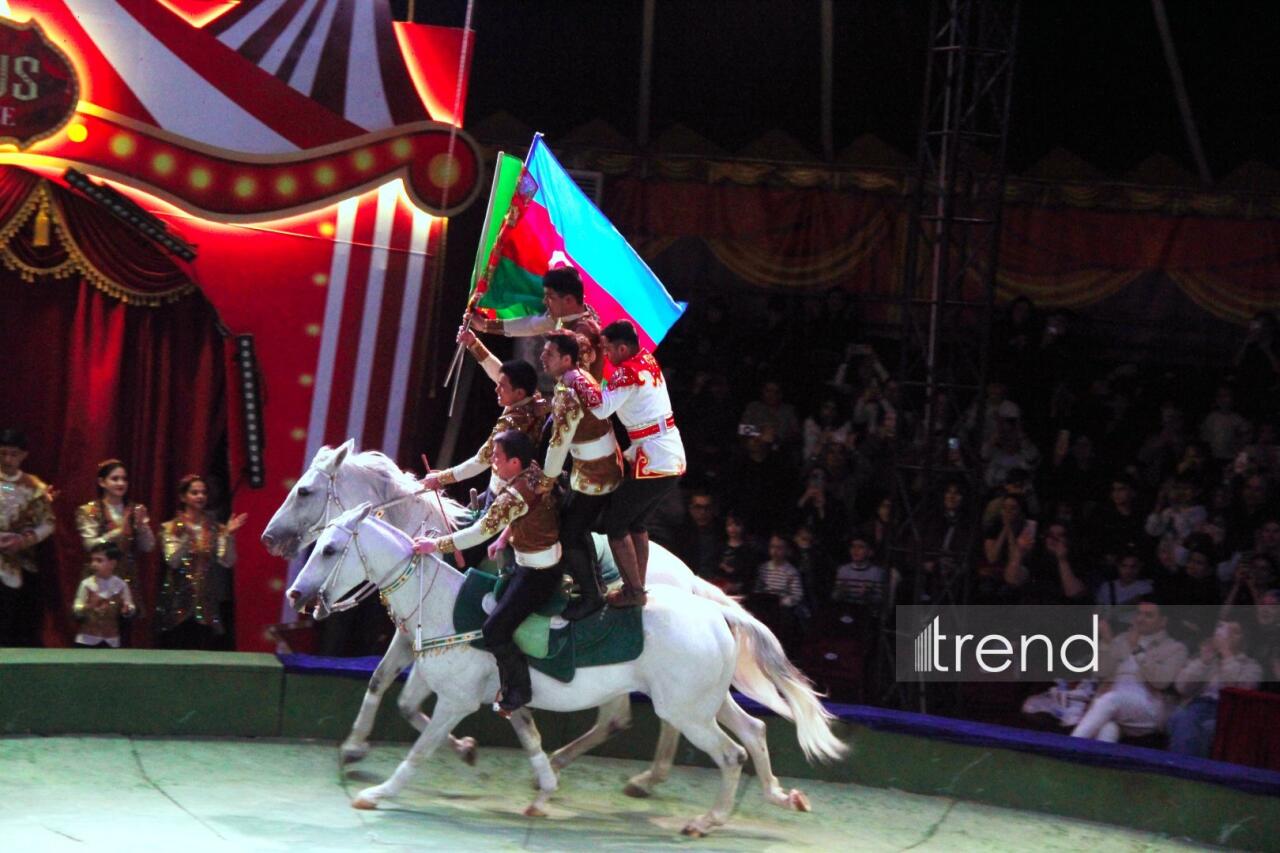 Впервые в Баку легендарное конное шоу "Галкыныш" из Туркменистана - перформанс в Circus Sea Breeze