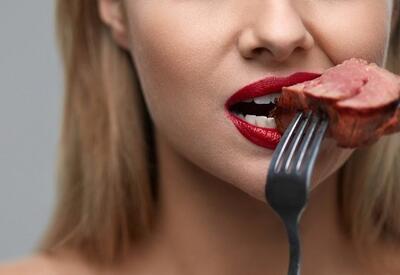 Пристрастие к мясу повышает риск депрессии у женщин <span class="color_red">- Ученые </span>