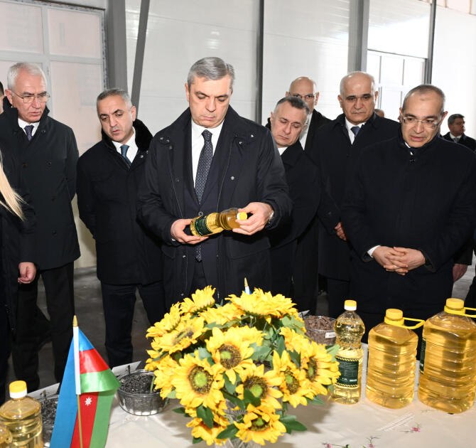 Xocavəndin Qırmızı Bazar qəsəbəsində yerləşən günəbaxan yağları zavoduna baxış keçirilib