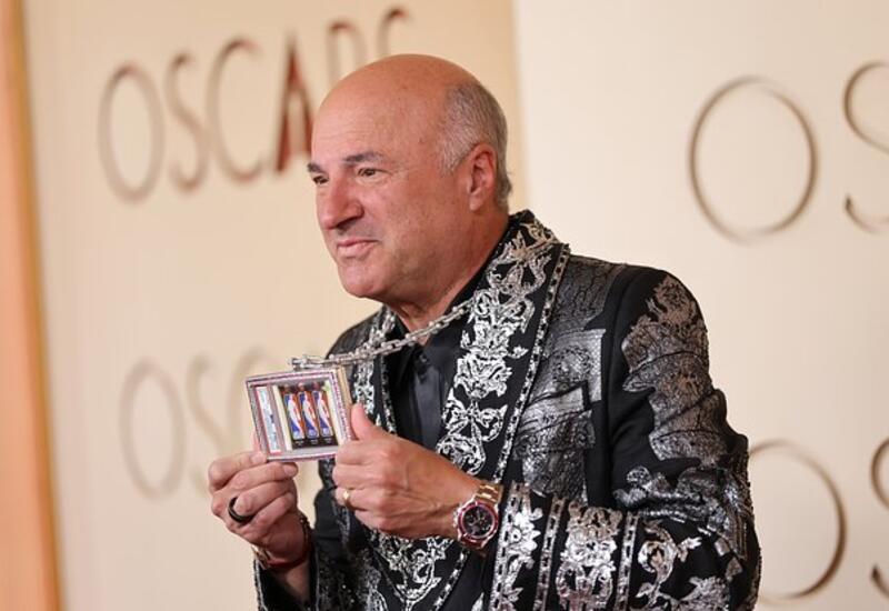 Актер появился на «Оскаре» с украшением за миллионы долларов