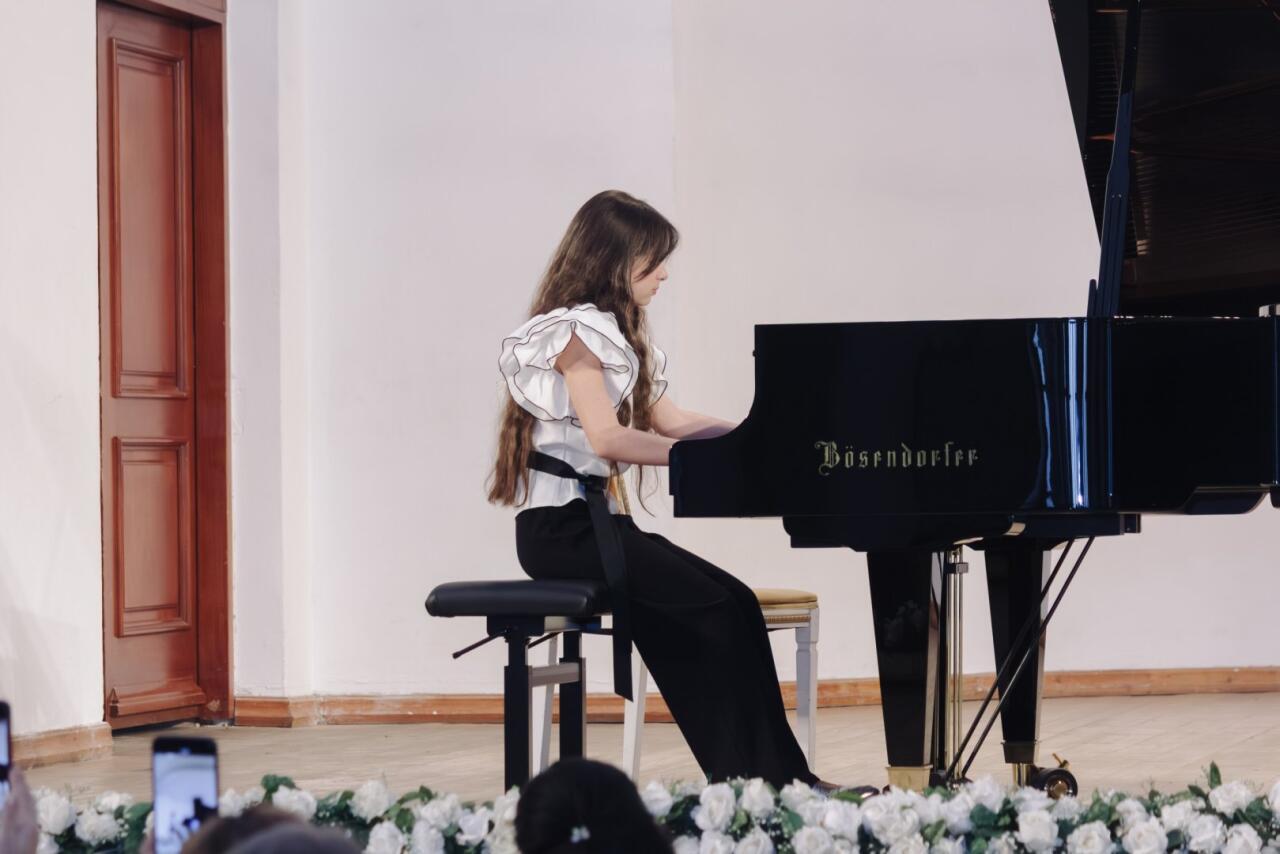 Азербайджанской филармонии подарены рояли всемирно известной Bösendorfer – праздничный концерт