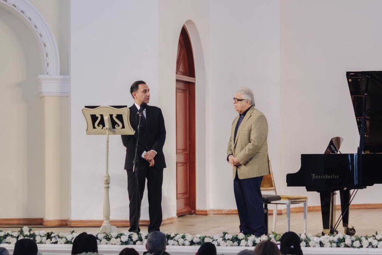 Азербайджанской филармонии подарены рояли всемирно известной Bösendorfer – праздничный концерт