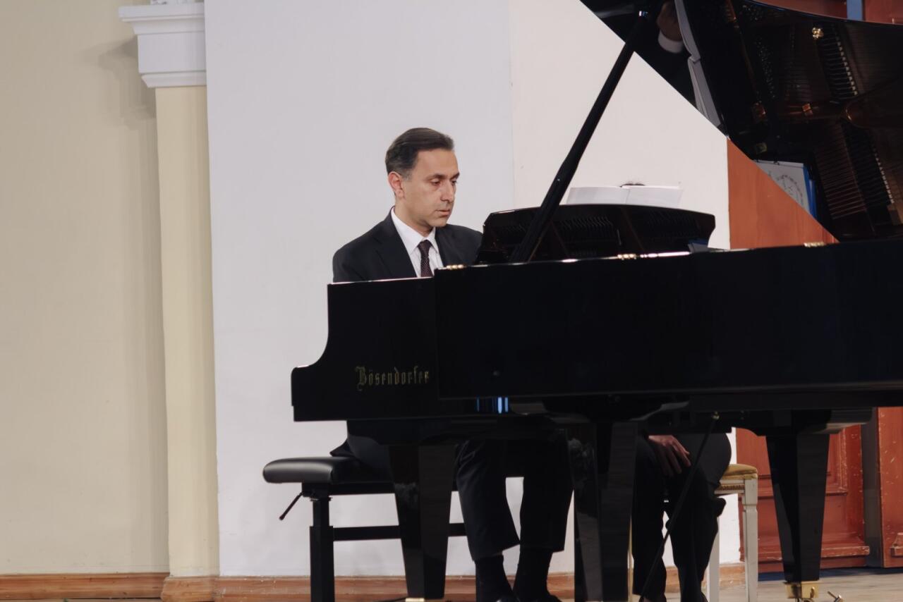 Азербайджанской филармонии подарены рояли всемирно известной Bösendorfer – праздничный концерт
