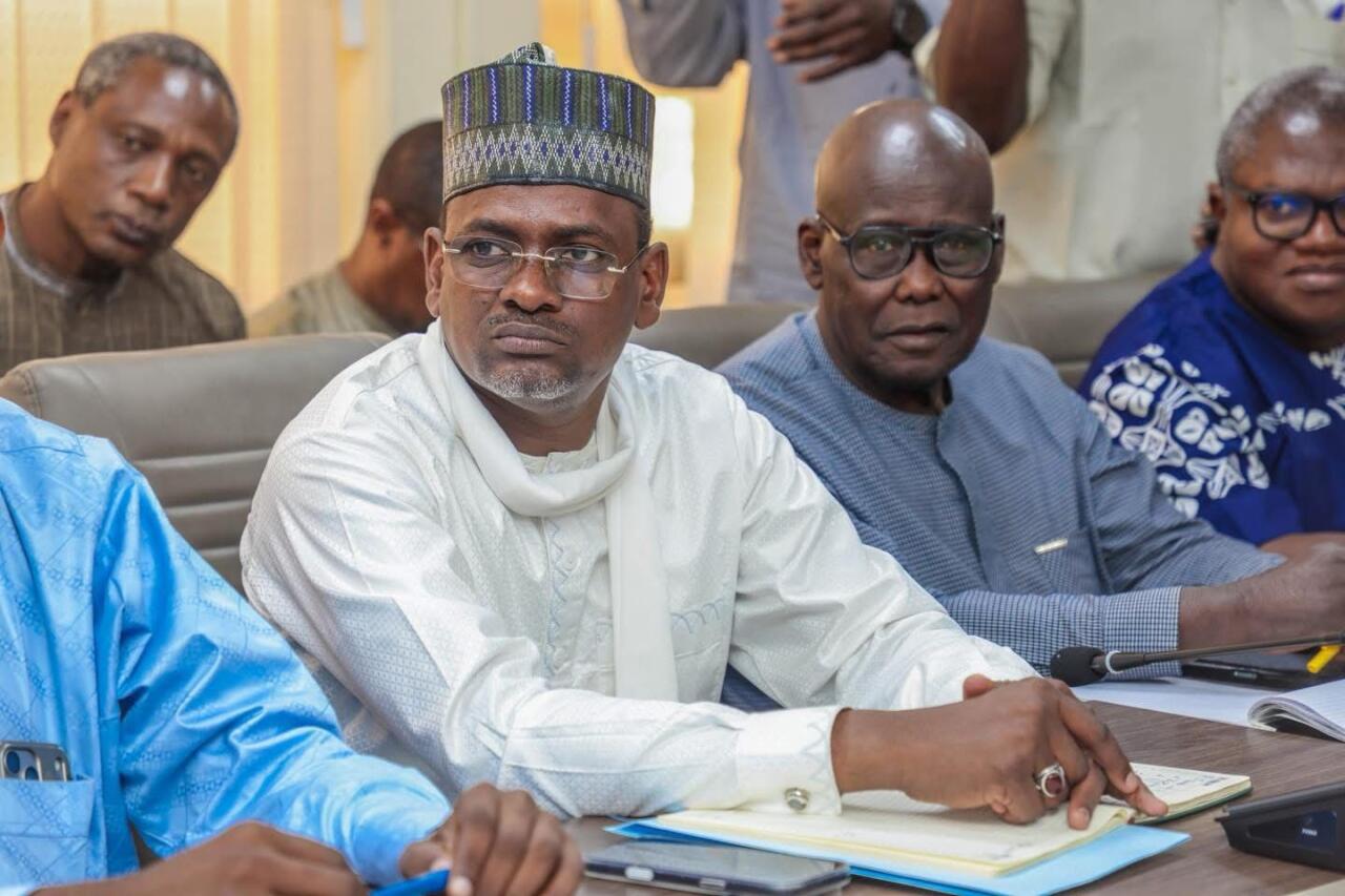 İRİA heyəti Çad Respublikasında rəqəmsal inkişaf üzrə əməkdaşlığı müzakirə edib