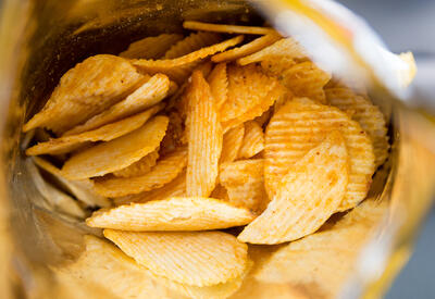 Чем чипсы вредны для здоровья?