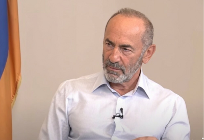 Робик Кочарян срочно отращивает бороду и ищет подходящий рюкзачок