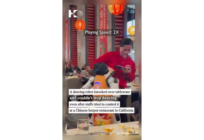 Робот-официант вышел из под контроля в Китае
