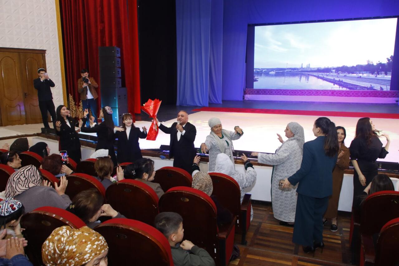 В Узбекистане отметили праздник Новруз азербайджанскими песнями и танцами