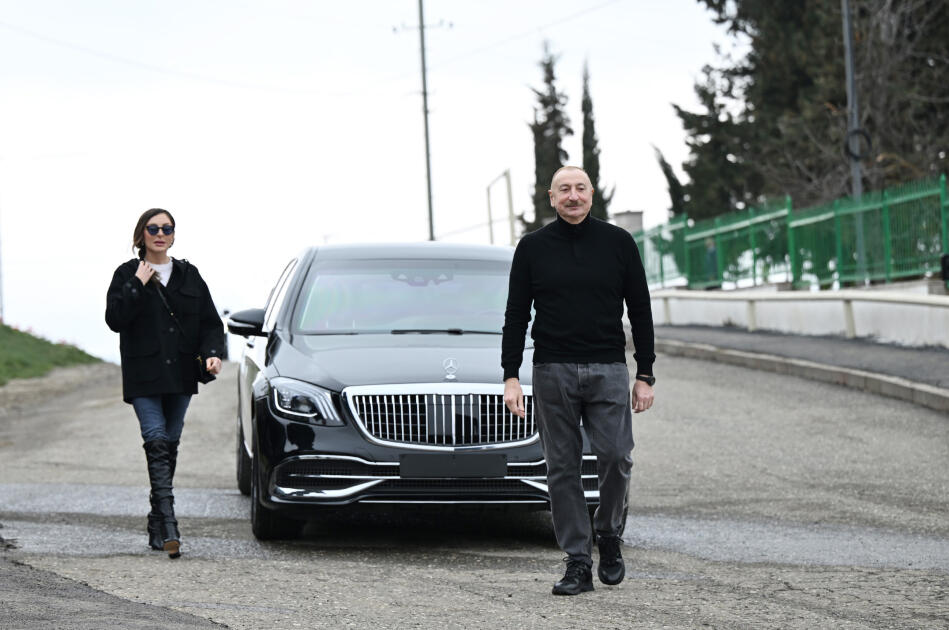 Prezident İlham Əliyev və Birinci xanım Mehriban Əliyeva Xocavəndin Xanoba kəndində fərdi evlərin və infrastrukturun bərpası sahəsində görülən işlərlə tanış olublar