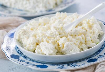 Диетолог назвал неожиданную причину для отказа от творога