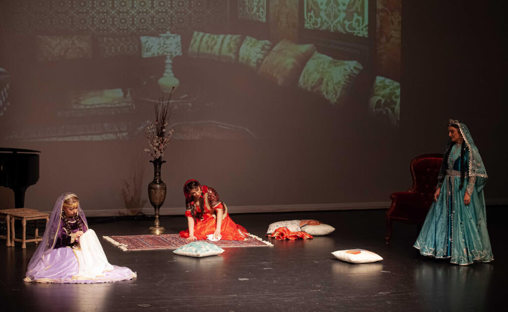 Опера «Аршин мал алан» на ванкуверской сцене