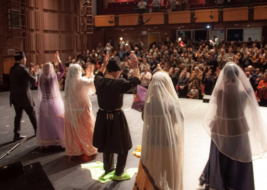 Опера «Аршин мал алан» на ванкуверской сцене